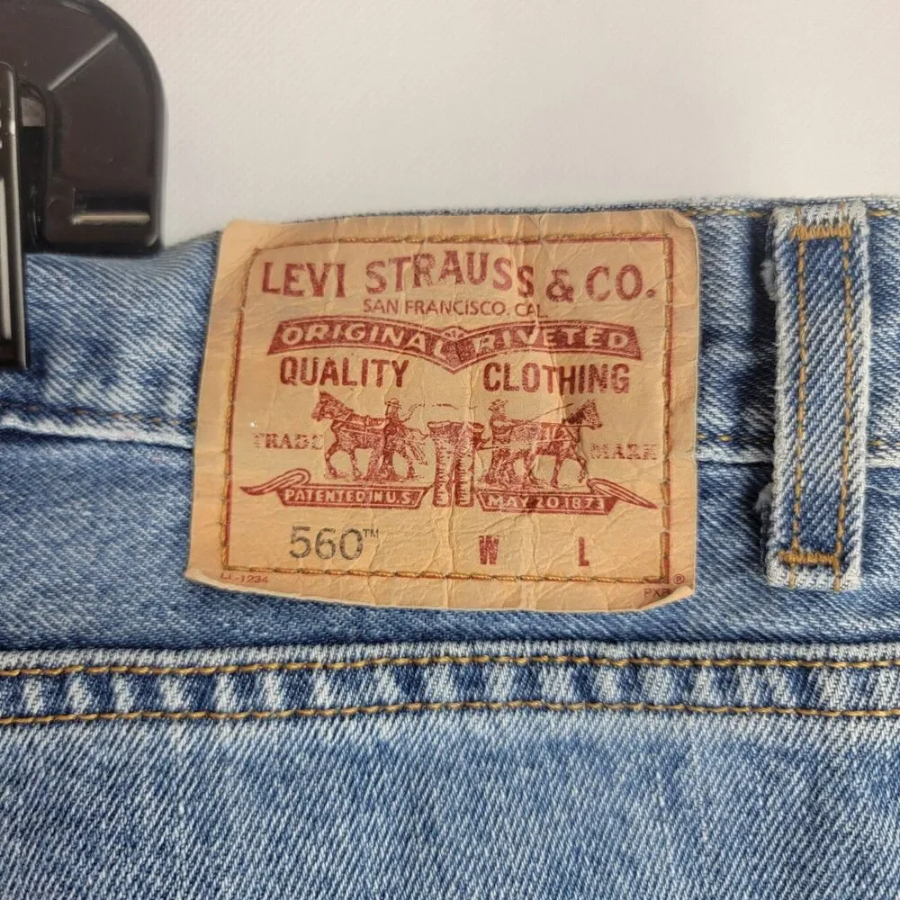 Levi's 560 Mens Size 50X30 Blue Medium Wash Comfort Fit Straight Leg Jeans